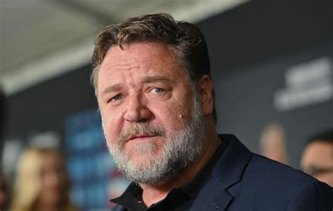 russell crowe age and height|russell crowe current weight.